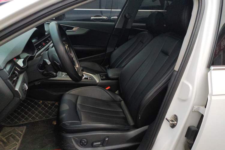 Used Audi A4L 2019 40 TFSI Ambition China VI
