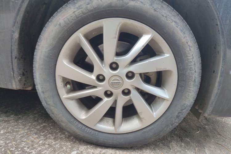 Used Nissan Sylphy 2012 1.8XL CVT Luxury Edition Right Front Wheel Hub