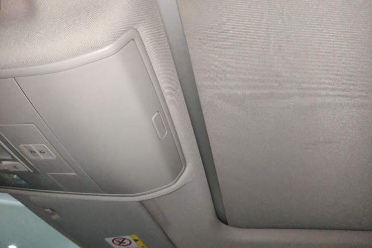 Used Volkswagen Tiguan L 2019 330TSI Automatic Two-Wheel Drive Panoramic Comfort Edition China V Standard Headliner