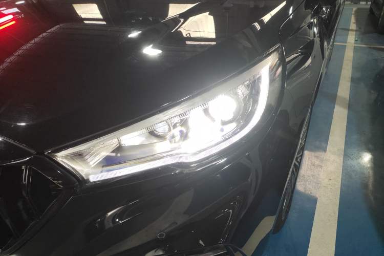 Used Hongqi H5 2022 Classic Model Facelift 1.8T Automatic Smart Connect Flagship Edition
