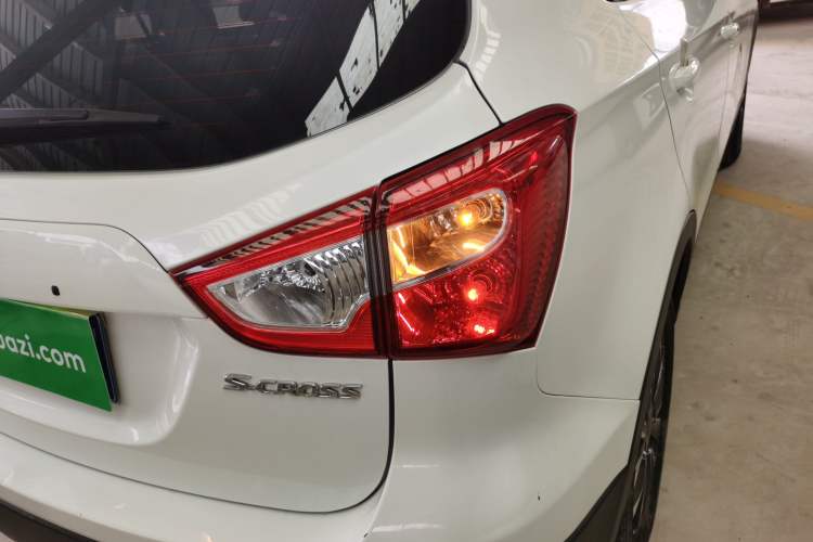 Used Suzuki Vitara S-Cross 2017 1.6L CVT Two-Wheel Drive Urban Fashion Model
