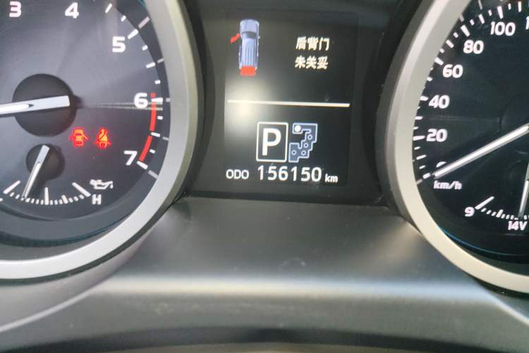 Used Toyota Land Cruiser 2012 4.6L Automatic VX-R Odometer Close Up