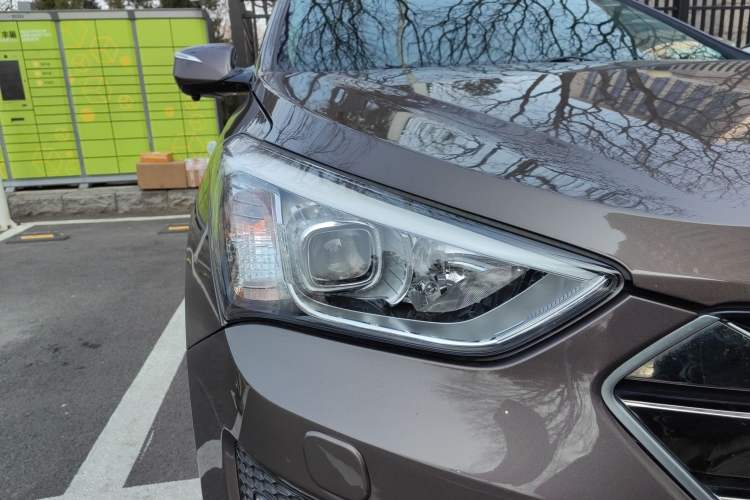 Used Hyundai Santa Fe 2015 2.0T Automatic 4x4 Top-Grade 7-Seater