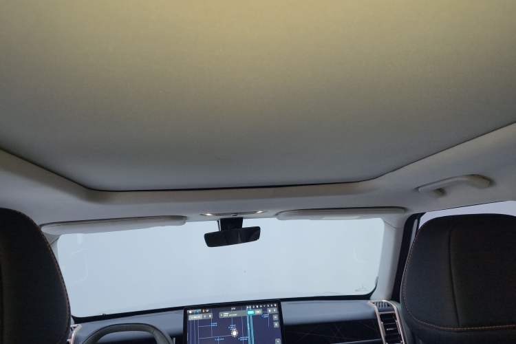 Used iCAR 03 2024 472km Four-Wheel Drive Long-Range Version Headliner