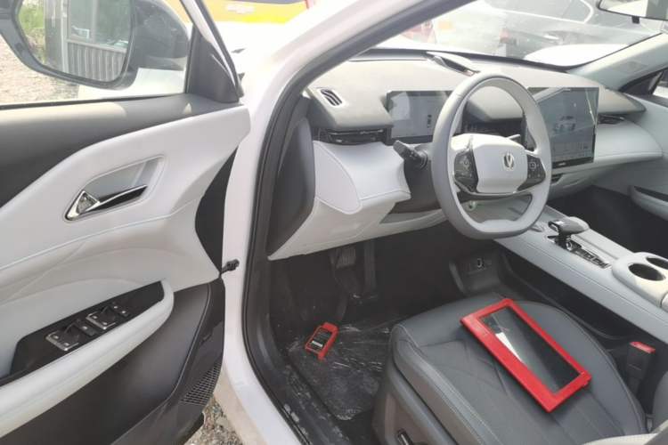 Used CHANGAN UNI-Z New Energy 2024 Blue Whale Smart Electric iDD 125km Excellence Model Driver Seat