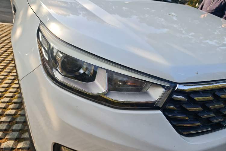 Used Changan CS55 2018 1.5T Manual Colorful Model China V Standard
