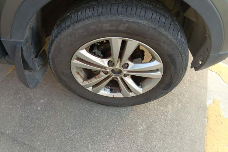 Used HYOSOW S3 2014 1.5L Comfort Version China IV Emission Standard Right Front Wheel Hub