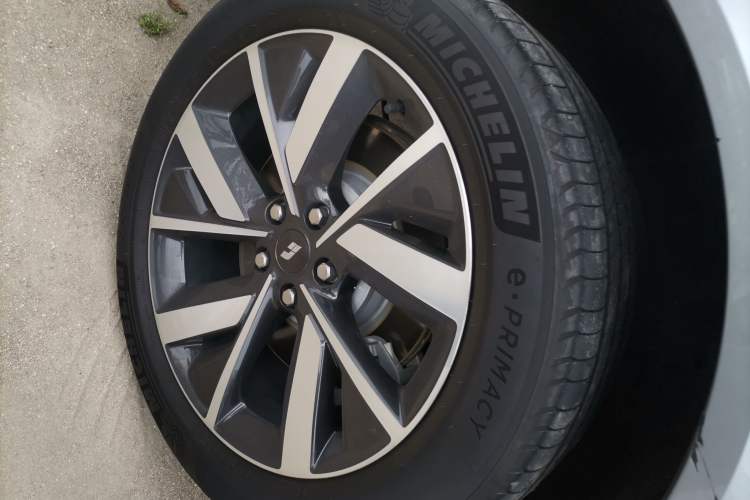 Used Li Auto L8 2023 Air model Exterior 5