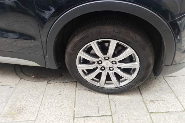 Used Cadillac XT4 2021 28T Two-Wheel Drive Leading Version Right Front Wheel Hub