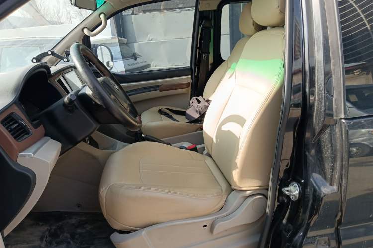 Used FORTHING Lingzhi 2019 Facelifted M5L 1.6L 7-Seater Base Model China VI Standard Left Front Seat