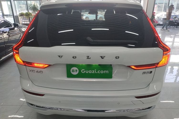 Used Volvo XC60 2023 B5 4x4 Smart Luxury Edition
