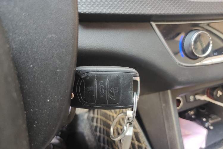 Used Baojun 730 2017 1.5T Manual Style 7 Seats China V