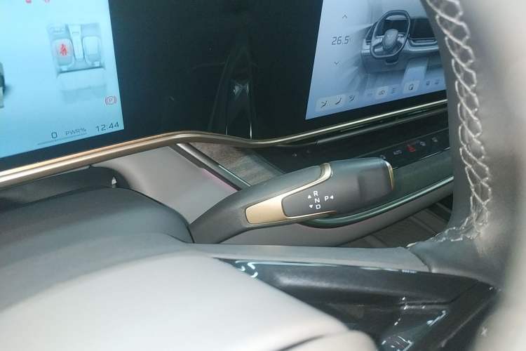 Used Hongqi Tiangong 08 2025 680 Ultra Four-Wheel-Drive Version
