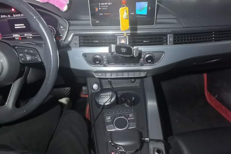 Used Audi A4L 2018 30th Anniversary Edition 40 TFSI Fashion Model