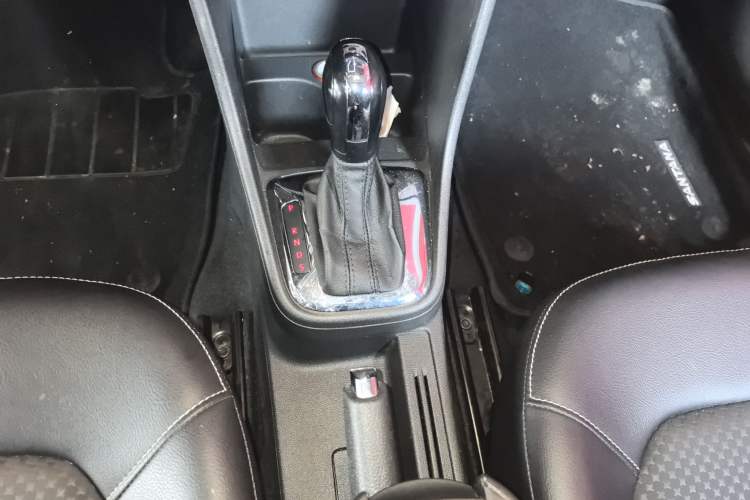 Used Volkswagen Santana 2015 Haval H6 1.6L Automatic Comfort Model Gear Lever