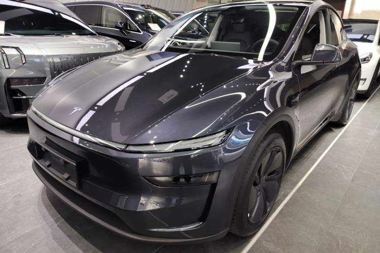 Used Tesla Model Y 2025 Rear-Wheel-Drive Version