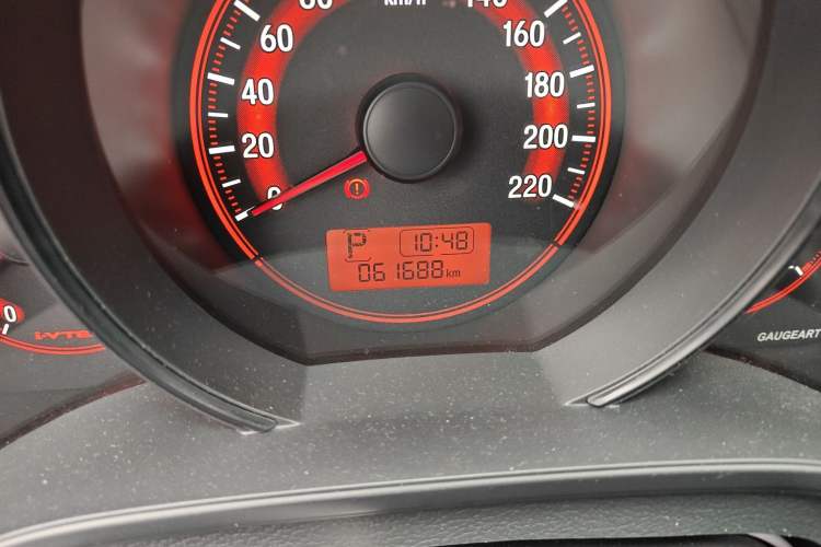 Used Honda Fit 2014 1.5L LX CVT Comfort Model Odometer Close Up