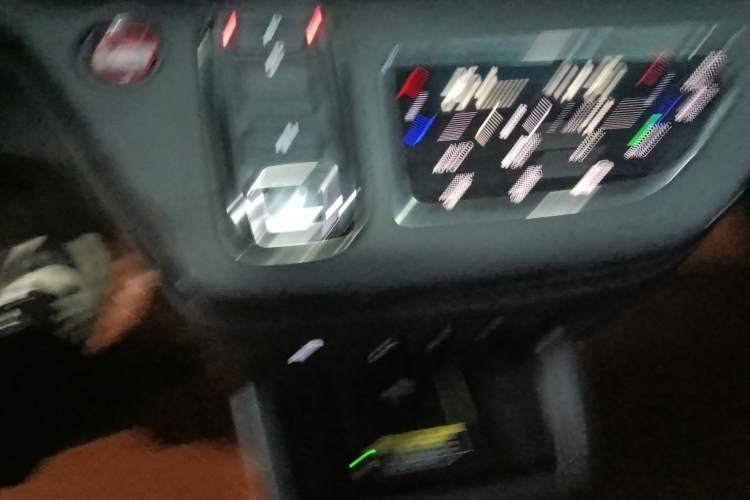 Used Honda Elysion 2022 2.0L eHEV Luxury First Edition Gear Lever