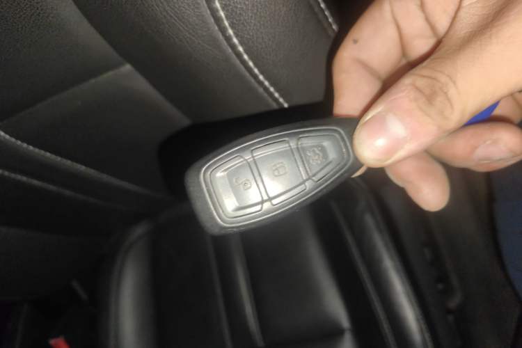 Used Ford Kuga 2015 2.0L GTDi Four-Wheel-Drive Sport Model