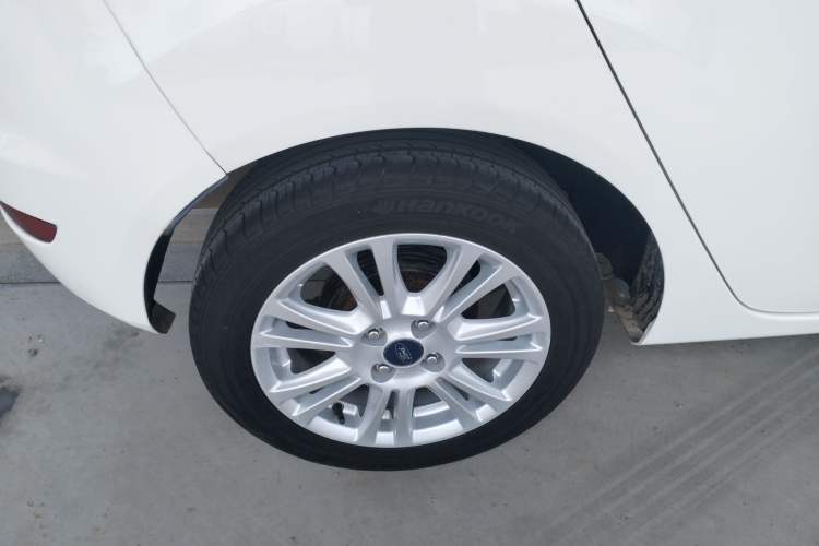 Used Ford Fiesta 2013 Hatchback 1.5L Automatic Fashion Edition Right Rear Wheel Hub