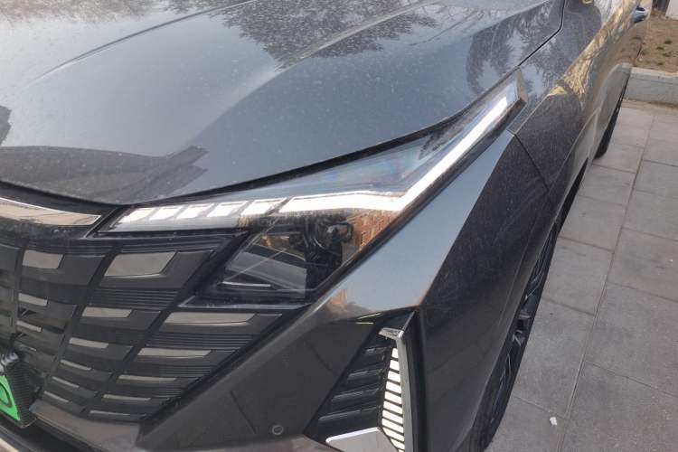 Used CHANGAN UNI-Z New Energy 2024 Blue Whale Smart Electric iDD 125km Beyond Edition Left Front Headlight