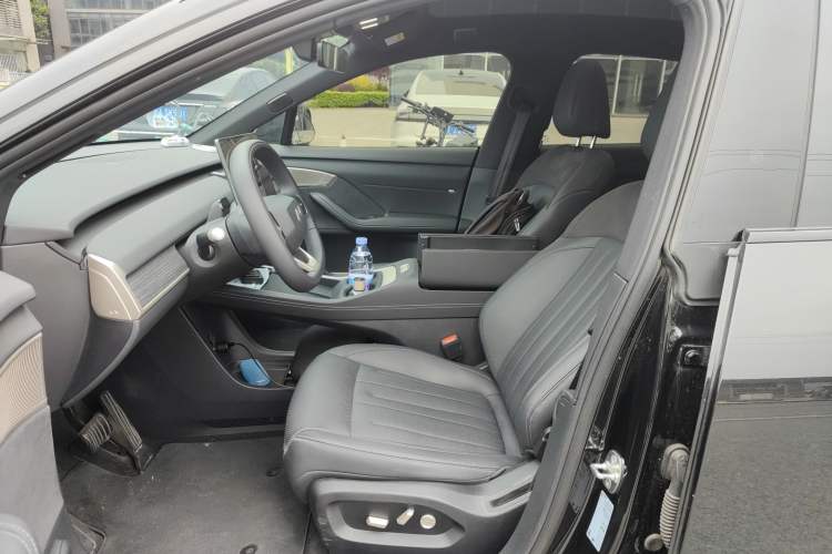 Used ONVO L60 2024 60 kWh Rear-Drive Version
