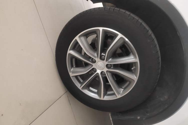 Used Geely Auto Emgrand X7 Sport 2018 1.8TD Automatic Two-Wheel Drive Zhiya Model Right Rear Wheel Hub