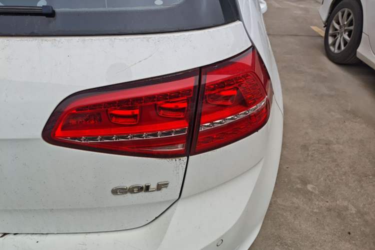 Used Volkswagen Golf 2016 1.6L Automatic Comfort Model Right Rear Taillight