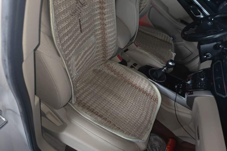 Used Zotye Domy X5 2017 Upgraded Model 1.5T Manual Luxury Version Right Front Seat