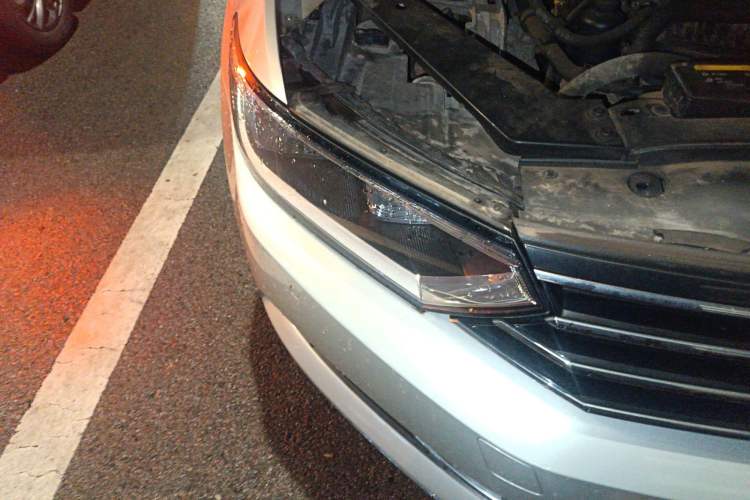 Used Volkswagen Magotan 2017 330TSI DSG Leading Model Right Front Headlight