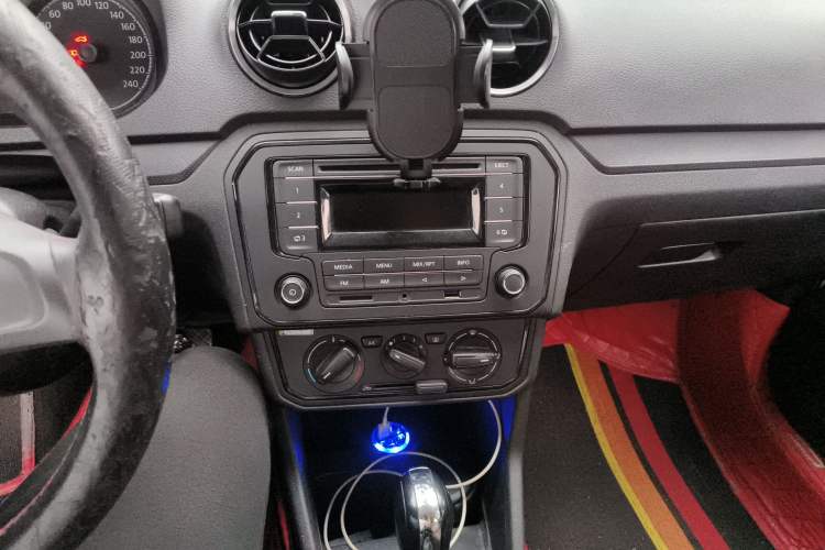 Used Volkswagen Jetta 2019 Dream Edition 1.5L Automatic Fashionable Version Audio And AC Panel