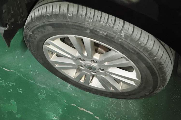 Used Land Rover Discovery 2005 4.0 SC V6 HSE Right Front Wheel Hub