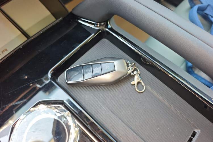 Used iCAR 03 2024 472km Four-Wheel Drive Long-Range Version
