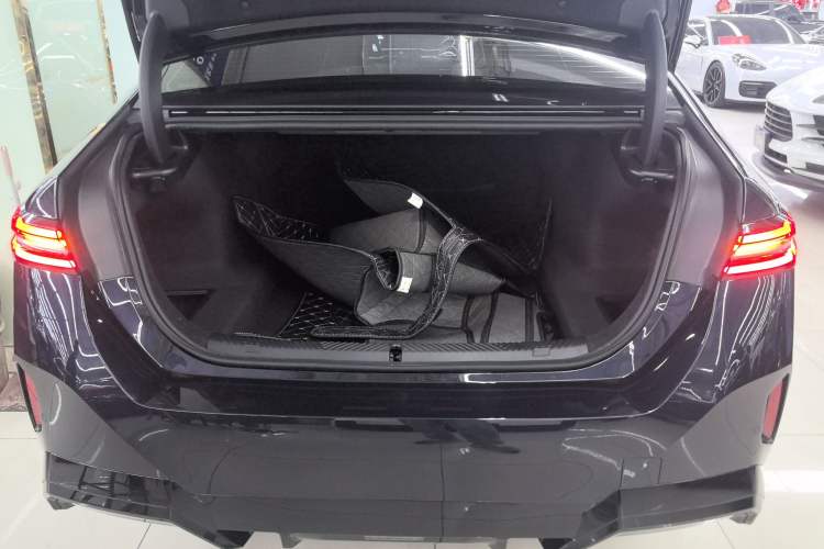 Used BMW 5 Series 2025 530Li Leading Model M Sport Package