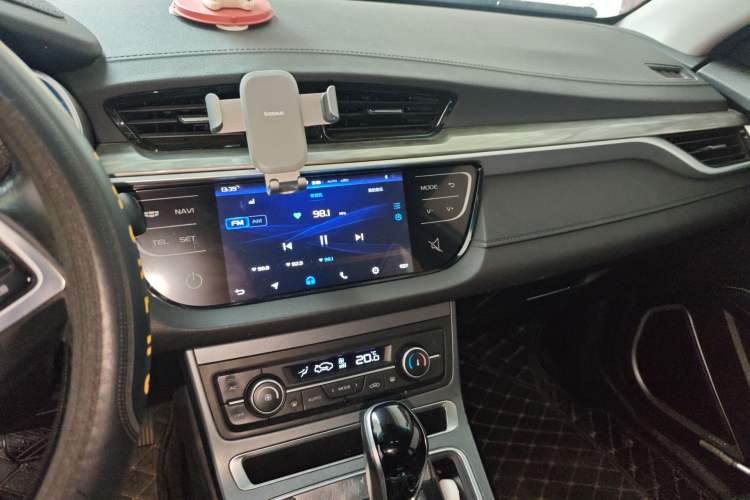 Used Geely Auto Emgrand 2019 Leading Edition 1.5L CVT Luxury Model China VI Standard Audio And AC Panel