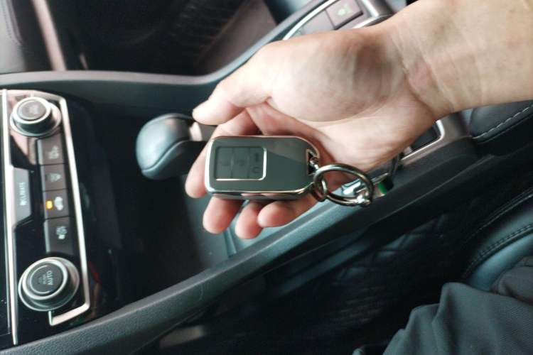 Used Honda Civic 2016 220TURBO CVT Luxury Edition Interior 1