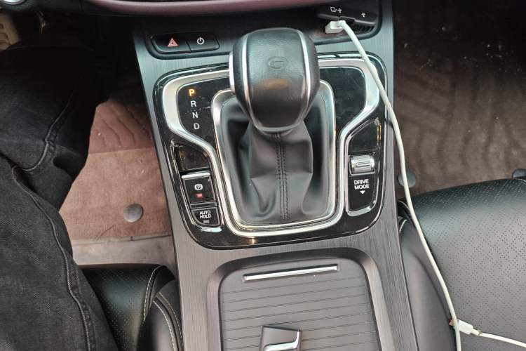 Used GAC Trumpchi M6 2021 PRO 270T Automatic Luxury Edition Gear Lever