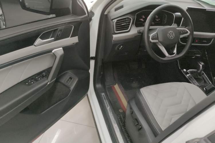 Used Volkswagen Tayron 2024 300TSI Two-Wheel-Drive Luxury Plus Advanced Version