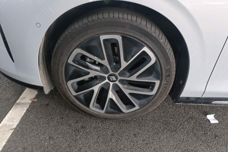 Used Baojun Enjoy 2025 Plug-in Hybrid 140km Luxury Edition Left Front Wheel Hub