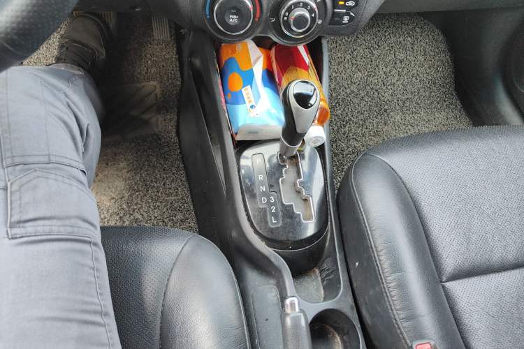 Used Kia K2 2012 Sedan 1.6L Automatic Transmission Premium Commemorative Edition
