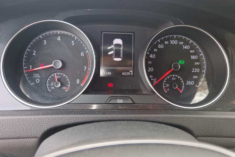 Used Volkswagen Golf 2018 230TSI Automatic Comfort Model Odometer Close Up