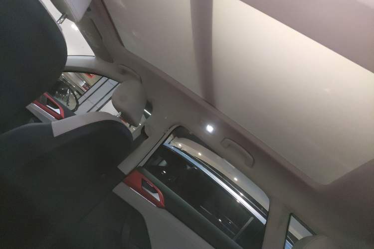 Used Volkswagen Tharu 2023 300TSI Two-Wheel-Drive Moon Luxury Edition