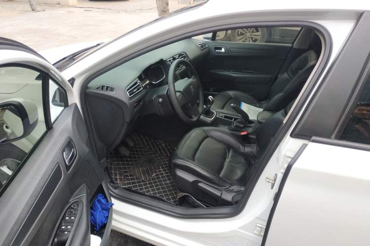 Used Citroen C4 Sega 2018 1.6L Manual Comfort Model
