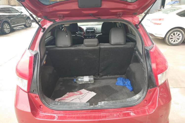 Used Toyota YARiS L Zhi Xuan 2014 1.3E Automatic Charm Edition Trunk