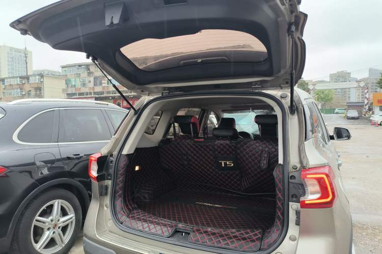 Used FORTHING T5 2020 1.6L Manual Comfort Model China VI Standard Trunk