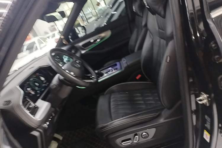 Used GAC Trumpchi GS8 2022 Linghang Series 2.0 TGDI Two-Wheel-Drive Luxury Smart Connectivity Version (7 Seats)