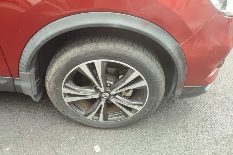 Used Nissan Qashqai 2019 2.0L CVT Luxury Edition Right Front Wheel Hub