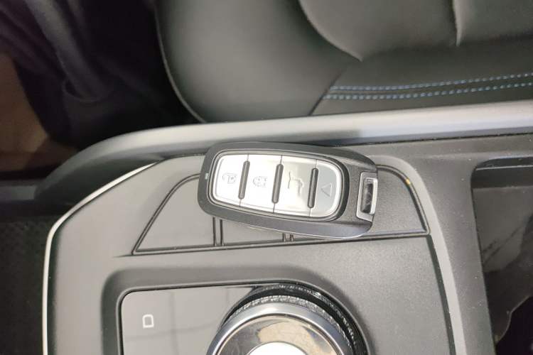 Used Geely Auto Emgrand New Energy 2022 EV Pro Ride-Hailing Version Lithium Iron Phosphate Interior 1