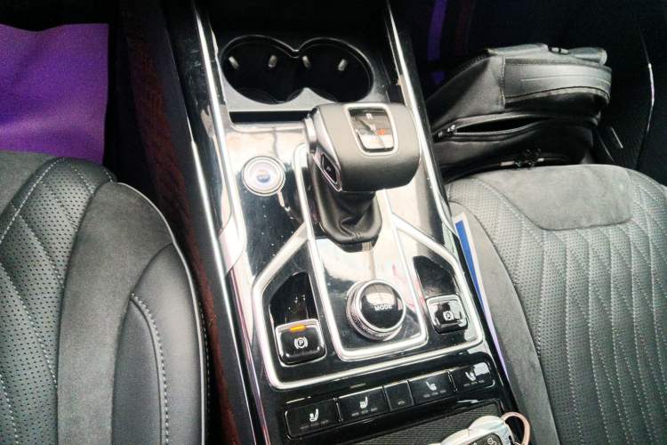 Used Hongqi HS5 2022 Revised Version 2.0T Smart Connect Flagship Edition