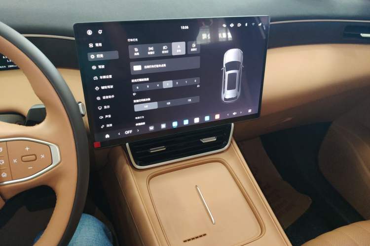 Used Dongfeng Aeolus L8 2025 Model 185KM Ideal Edition Audio And AC Panel